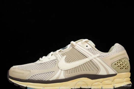 FB8825-111  Vomero 5  Oatmeal  Nike Zoom 1117